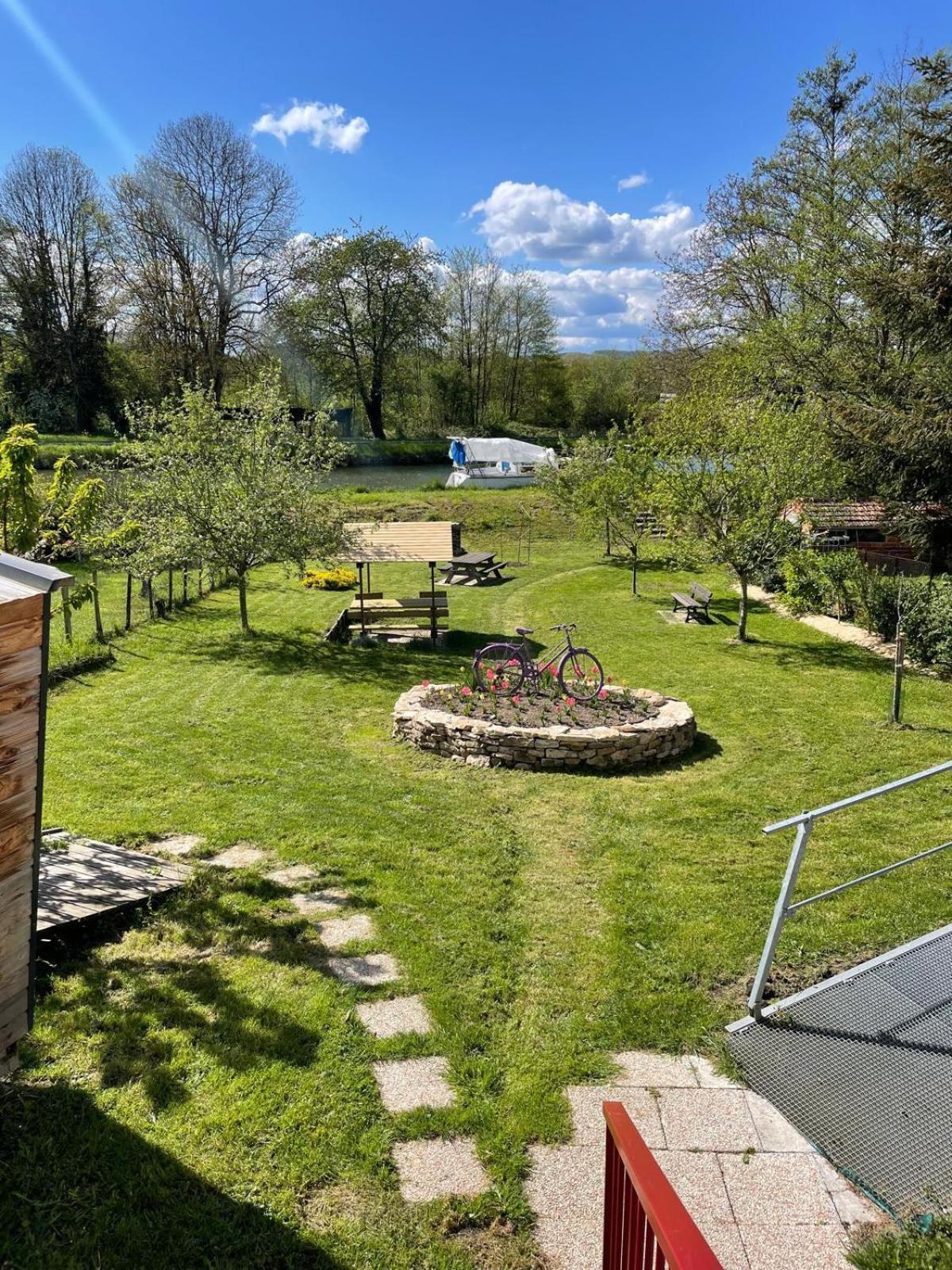 Cabanes De Randonnee Saint-Berain-sur-Dheune Bagian luar foto
